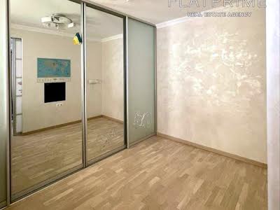 квартира за адресою Тополева вул., 5