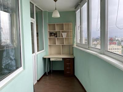 квартира за адресою Авіаконструктора Ігоря Сікорського вул. (Танкова), 1