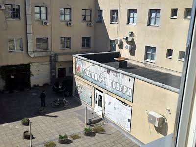 комерційна за адресою Івана Пулюя вул., 5
