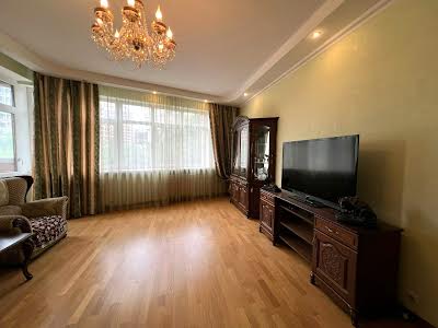 квартира за адресою Старонаводницька вул., 6-Б