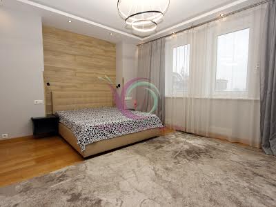 квартира за адресою Миколи Амосова вул., 4