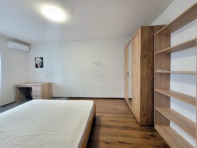 квартира по адресу Драгоманова ул., 8-Б