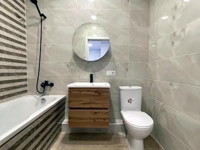 квартира за адресою Казакевича, 31