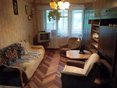 квартира за адресою Салютна вул., 29А