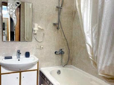 квартира за адресою Межигірська вул., 28