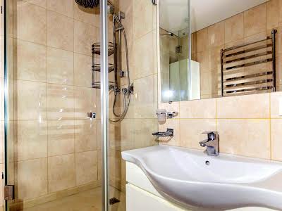 квартира за адресою Драгоманова вул., 25