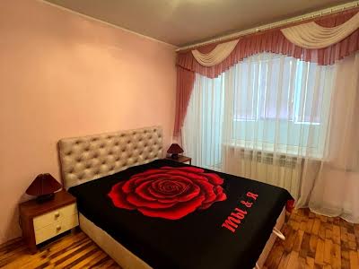 квартира за адресою житловий масив Тополя-1 вул., 2
