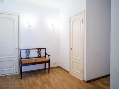 квартира за адресою Старонаводницька вул., 8