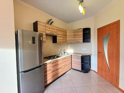 квартира за адресою Братська вул., 12