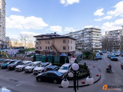 коммерческая по адресу Михаила Максимовича ул. (Онуфрія Трутенка), 3Д