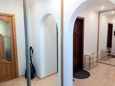 квартира за адресою Федора Ернста вул., 12