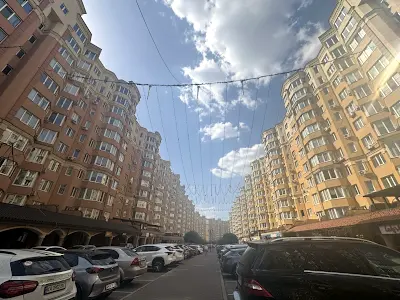 квартира за адресою Братська вул., 12