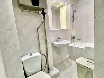 квартира за адресою Наталії Ужвій вул., 7