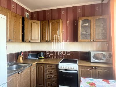 квартира за адресою Київ, Анни Ахматової вул., 14-Б