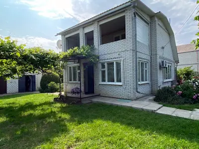 будинок за адресою с. Велика Снітинка, Центральний пров., 8