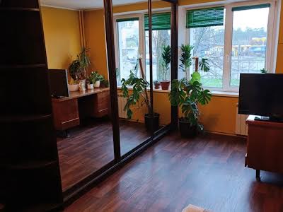 квартира за адресою Київ, Зодчих вул., 68/2