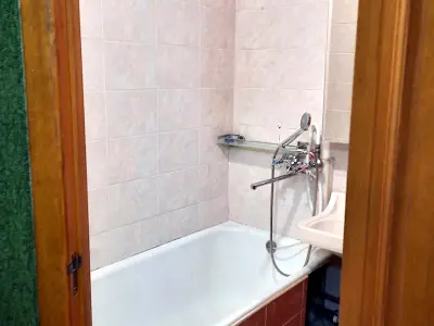 квартира за адресою Ореста Левицького вул. (Академіка Курчатова), 3