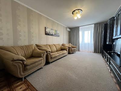 квартира по адресу Анны Ахматовой ул., 18