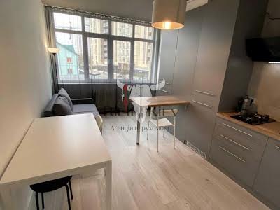 квартира за адресою Практична вул., 3