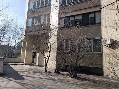 комерційна за адресою Антоновича вул. (Горького), 125