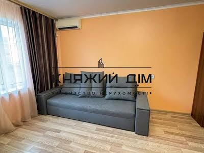 квартира по адресу Соломии Крушельницкой ул., 3-А