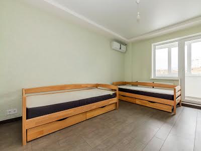 квартира за адресою Драгоманова вул., 25