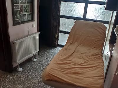 комерційна за адресою Покровська вул., 9