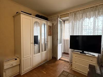 квартира за адресою Братиславська вул., 44/2