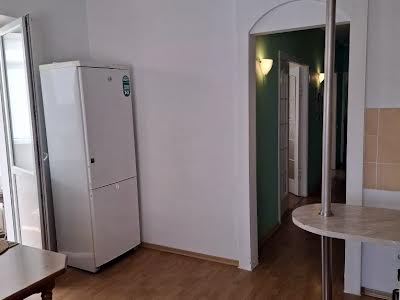 квартира за адресою Верховної Ради бульв., 14-Б