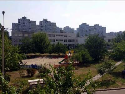 квартира за адресою Ревуцького вул., 13
