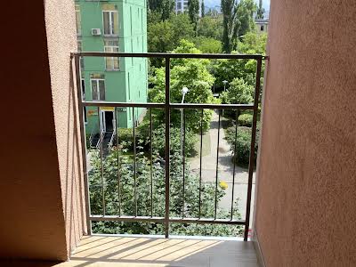 квартира за адресою Регенераторна вул., 4