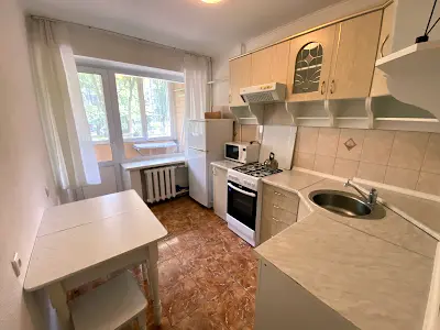 квартира за адресою Сергія Набоки пл., 4