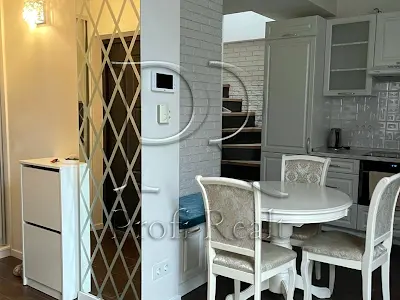 квартира за адресою Регенераторна вул., 4