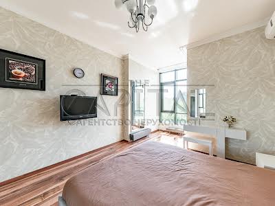 квартира за адресою Болсуновська вул. (Сергія Струтинського), 2