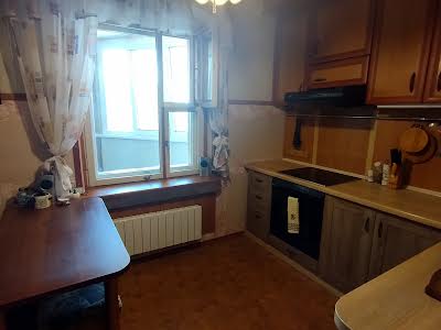 квартира за адресою Ревуцкого, 13