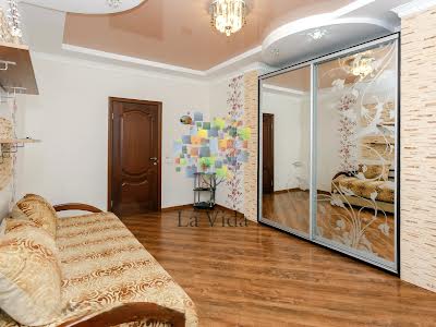 квартира за адресою Олександра Мишуги вул., 12