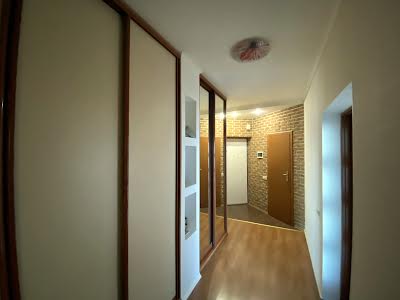 квартира по адресу Миколы Бажана просп., 12