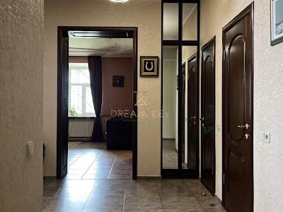 будинок за адресою Урожайна, 13