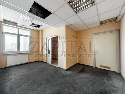 комерційна за адресою Звіринецька вул., 59