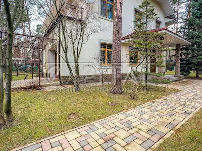 будинок за адресою с. Плюти, центральна, 8