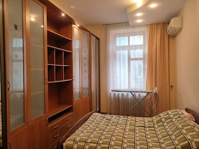 квартира за адресою Євгена Чикаленка вул. (Пушкінська), 39