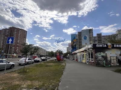 квартира по адресу Ревуцкого ул., 8