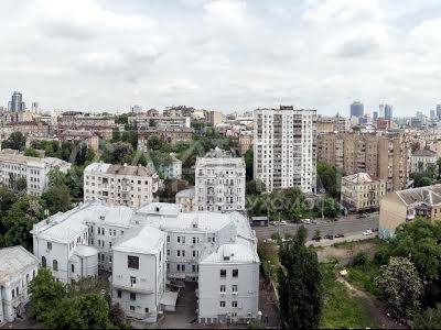 комерційна за адресою Жилянська вул., 68