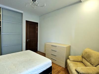 квартира за адресою Панаса Мирного вул., 8