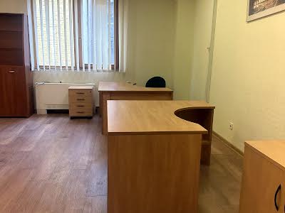 комерційна за адресою Васильківська, 62/64