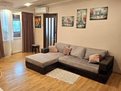 квартира за адресою Ольжича вул., 11