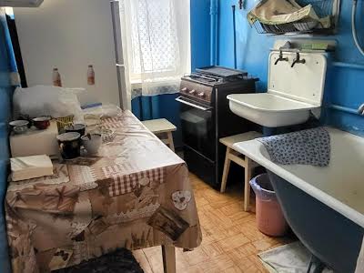 квартира за адресою Набережно-Лугова вул., 5
