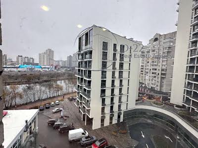 квартира за адресою Драгоманова вул., 31б