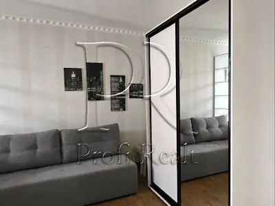 квартира за адресою Регенераторна вул., 4 к3