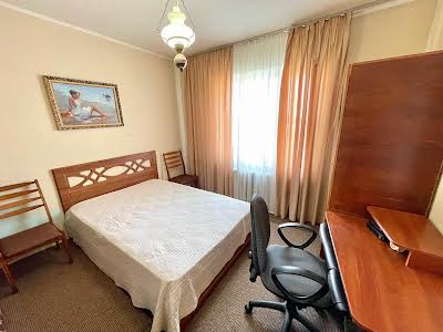 квартира по адресу Героев Днепра ул., 34-А